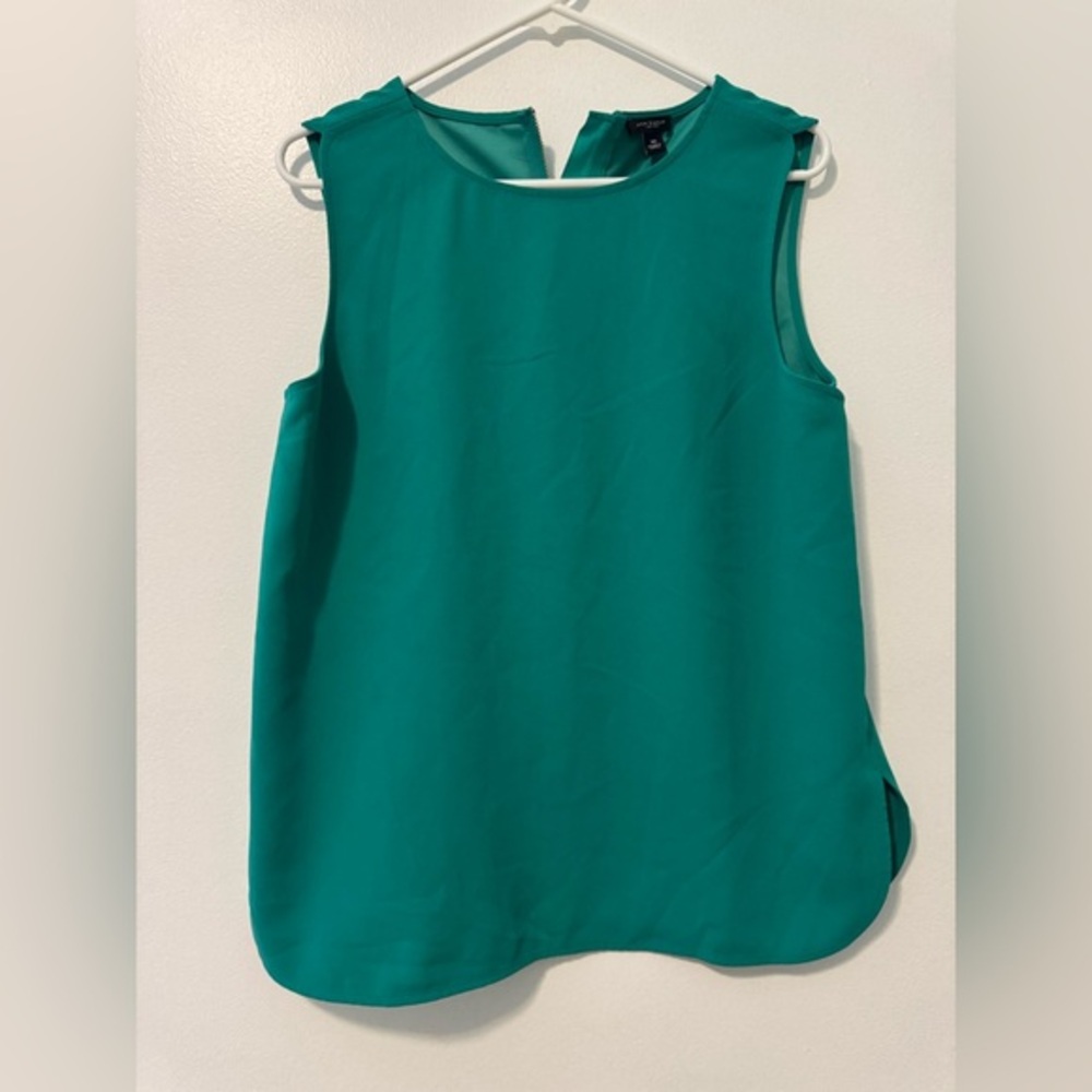 Ann Taylor Green Tank Top with Classic Silhouette